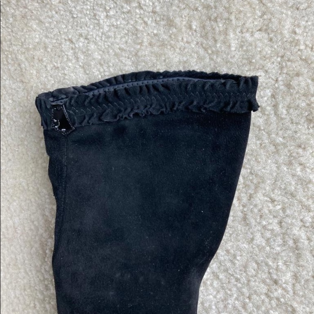 SAINT LAURENT Knee-High Chic Boots - Picture 3 of 6